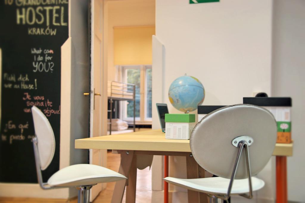 Grand Central Hostel Krakow Bagian luar foto