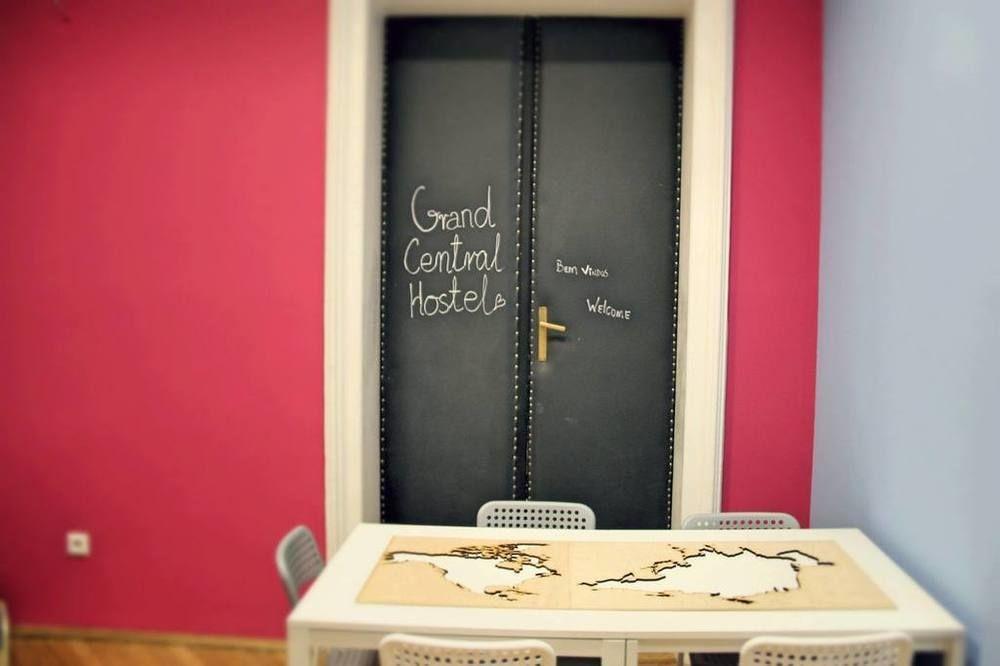 Grand Central Hostel Krakow Bagian luar foto