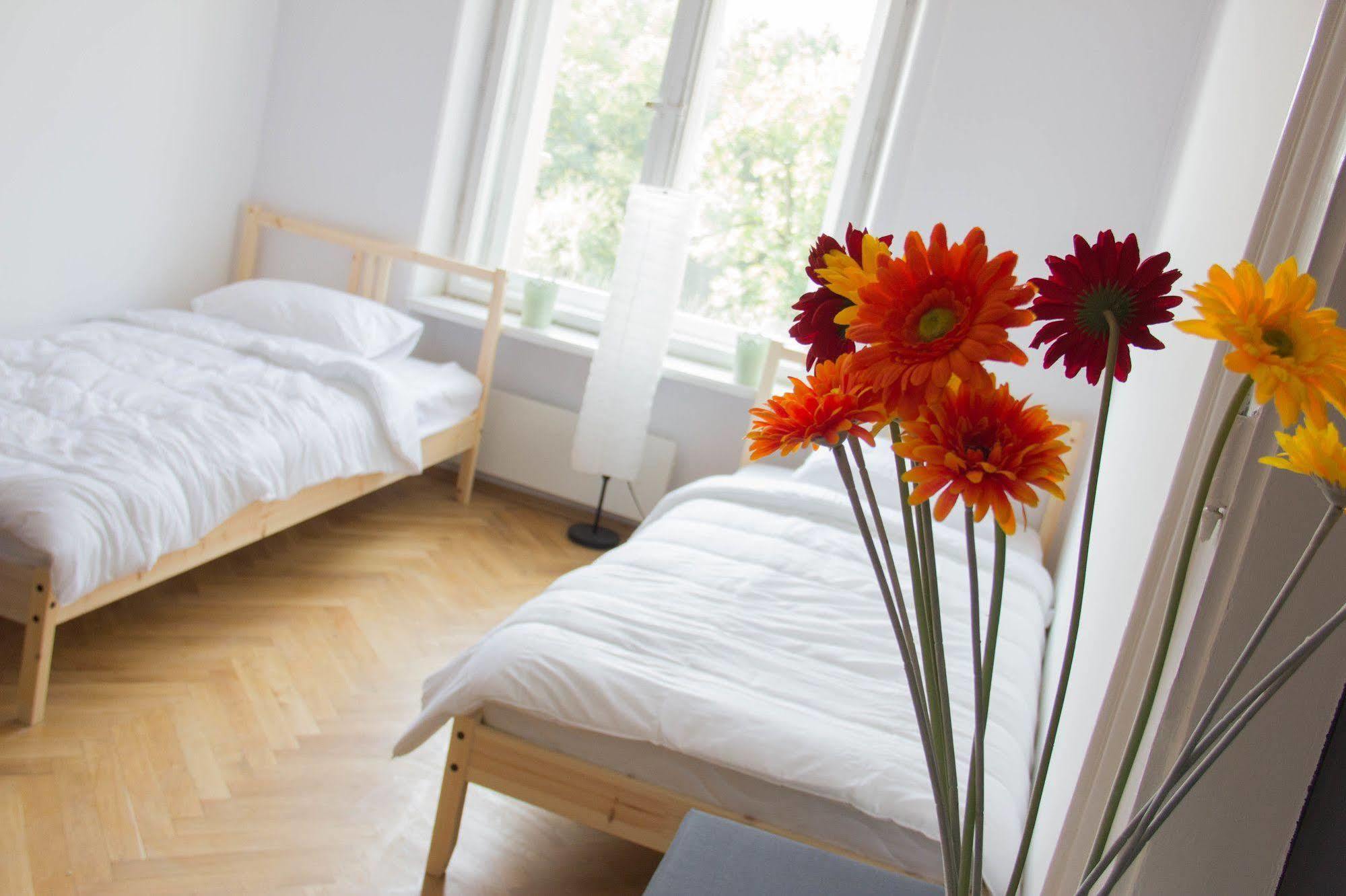 Grand Central Hostel Krakow Bagian luar foto