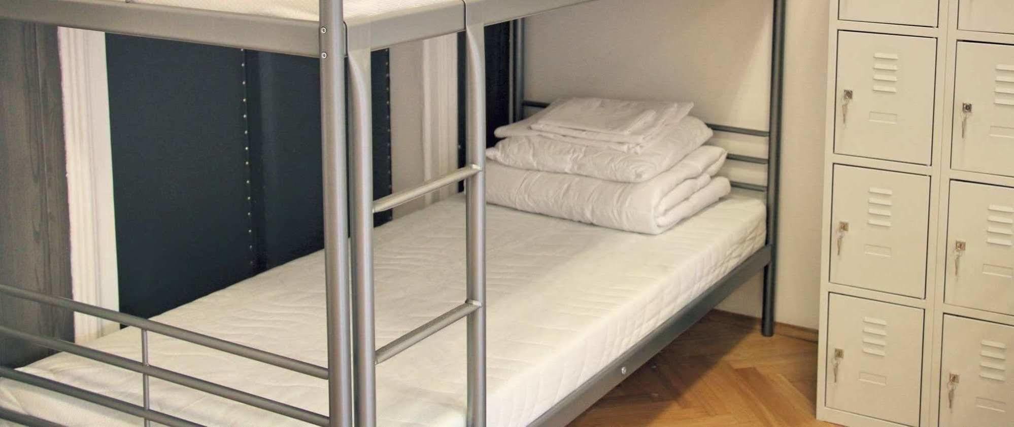 Grand Central Hostel Krakow Bagian luar foto