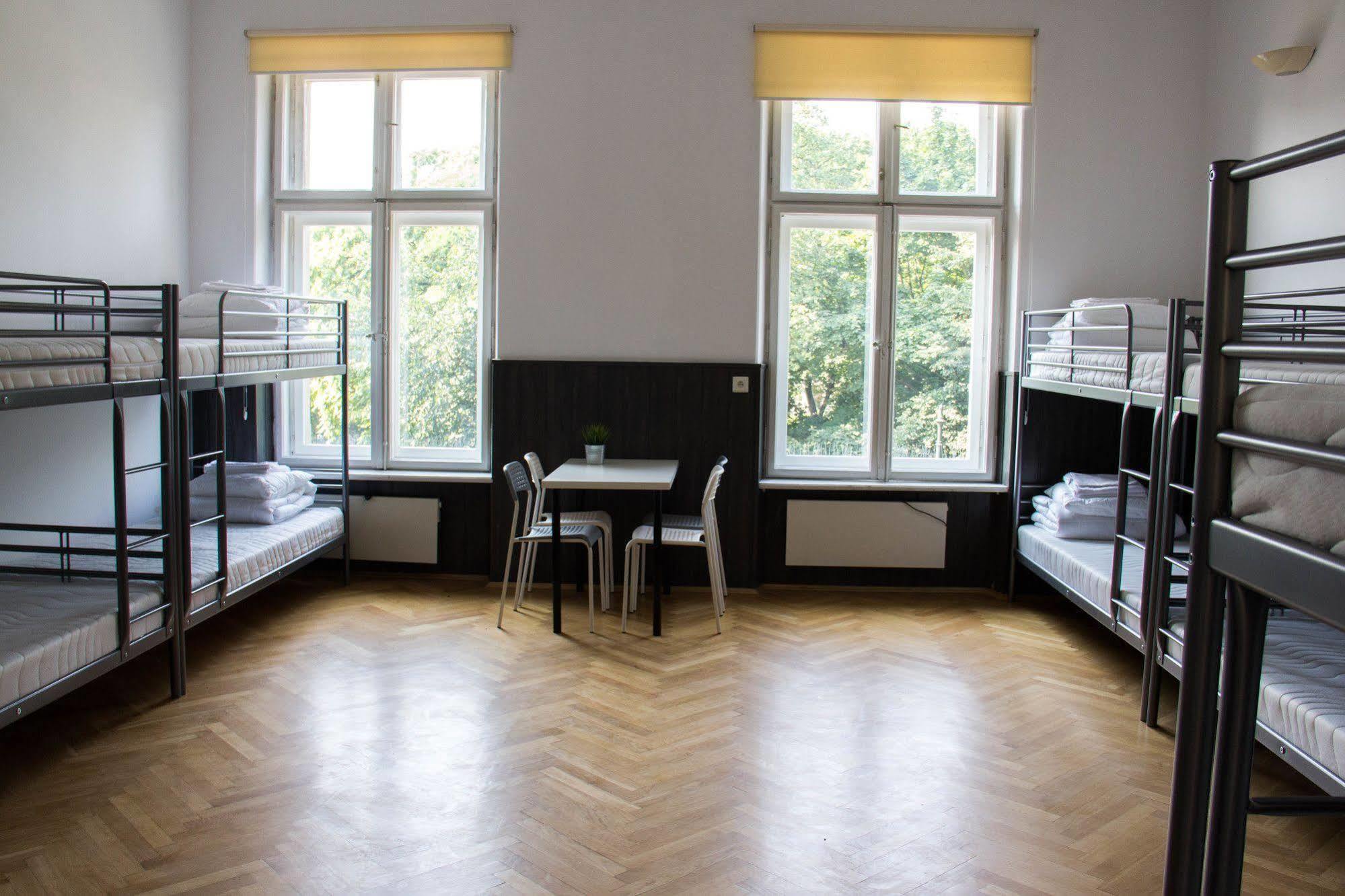Grand Central Hostel Krakow Bagian luar foto
