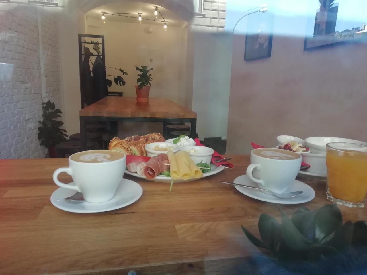 Grand Central Hostel Krakow Bagian luar foto